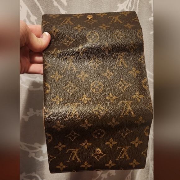 Louis Vuitton Triple Fold Wallet - Picture 3 of 8